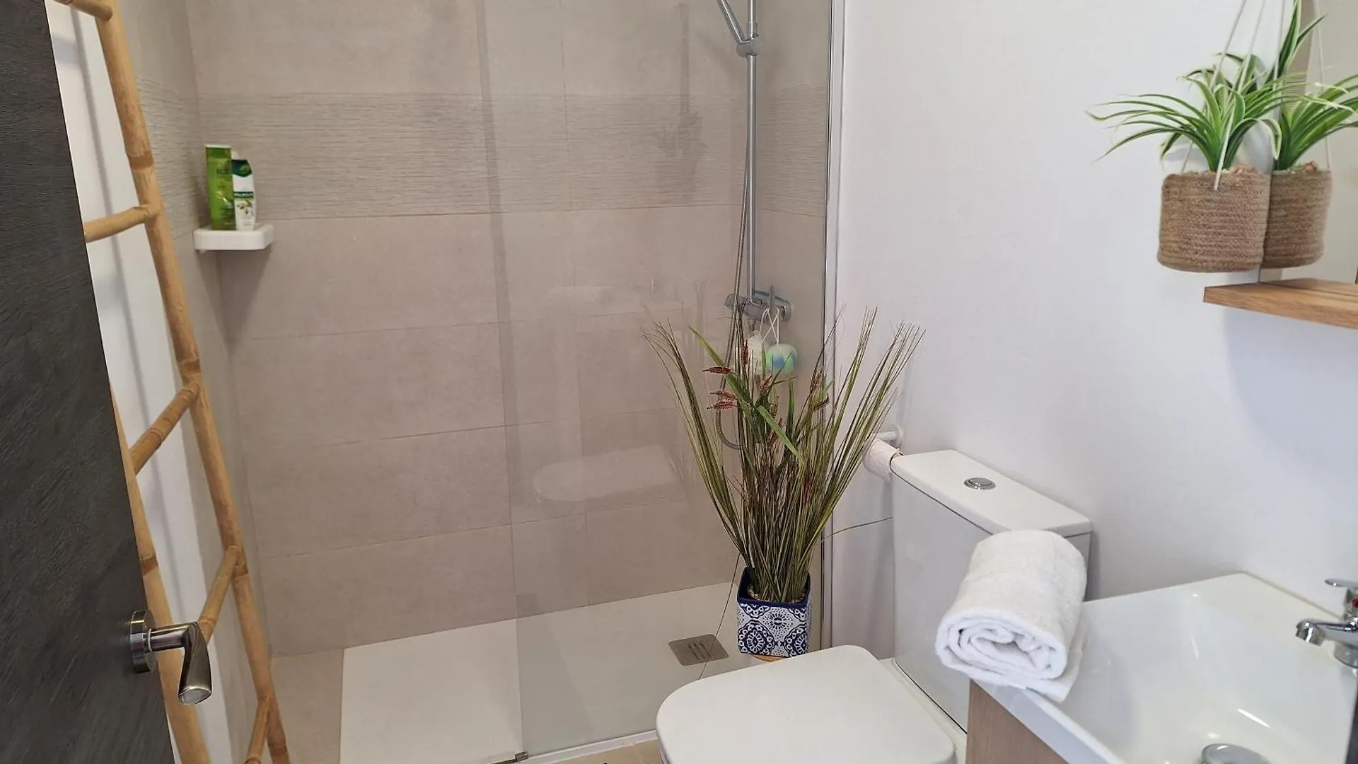 Superb Seaview Apartment Duquesa Port Манилва Испания